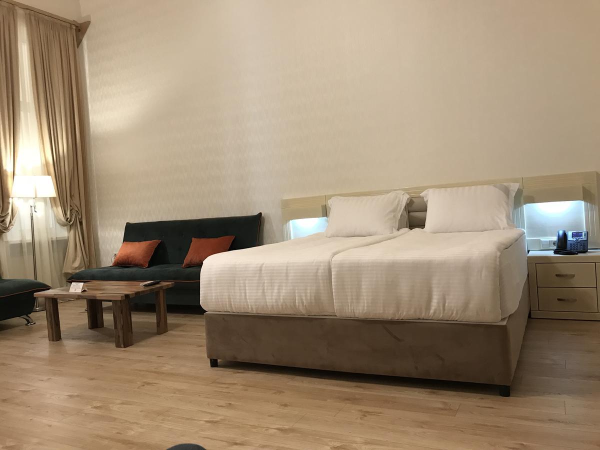 Full Comfort Apartment On Aghmashenebeli Tbilisi Ngoại thất bức ảnh