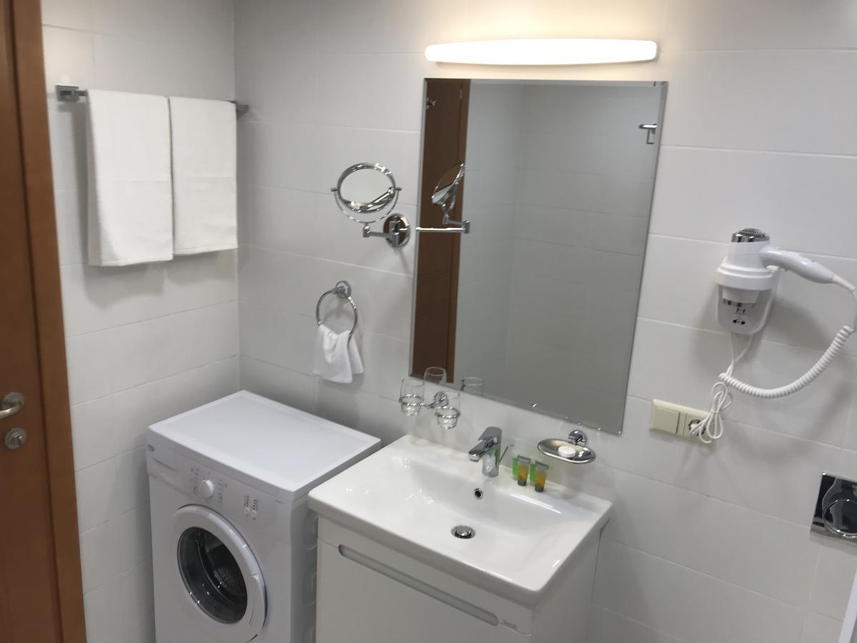 Full Comfort Apartment On Aghmashenebeli Tbilisi Ngoại thất bức ảnh