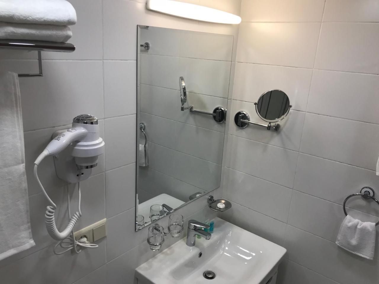 Full Comfort Apartment On Aghmashenebeli Tbilisi Ngoại thất bức ảnh