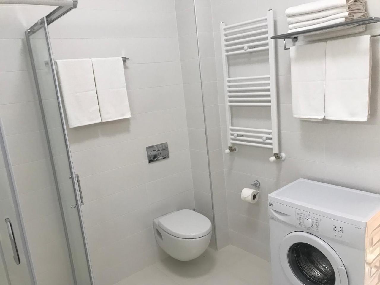 Full Comfort Apartment On Aghmashenebeli Tbilisi Ngoại thất bức ảnh