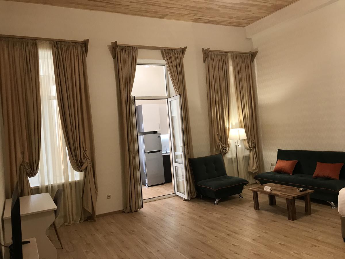 Full Comfort Apartment On Aghmashenebeli Tbilisi Ngoại thất bức ảnh